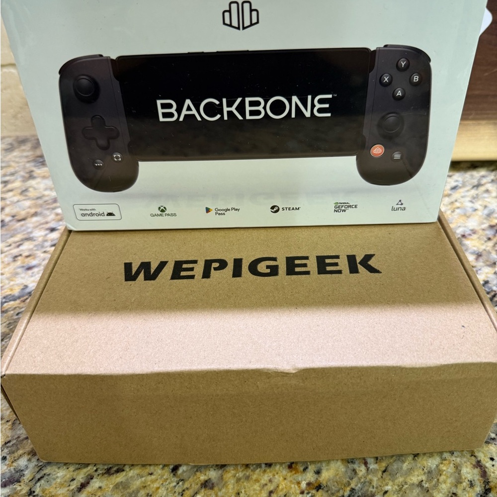 Backbone Gaming Controller w/Wepigeek Case